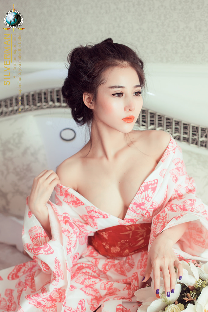 妺妺的初苞太紧了进不去